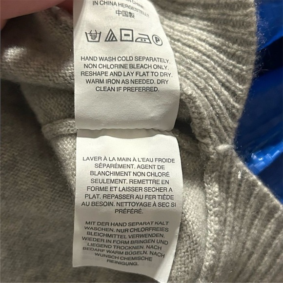 J.Crew Women's Gray 100% Italian Spun Cashmere Sweater M Long Sleeve- flawed - Picture 9 of 14